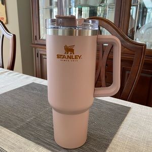 EUC Stanley Adventure 40 oz Quencher Travel Tumbler